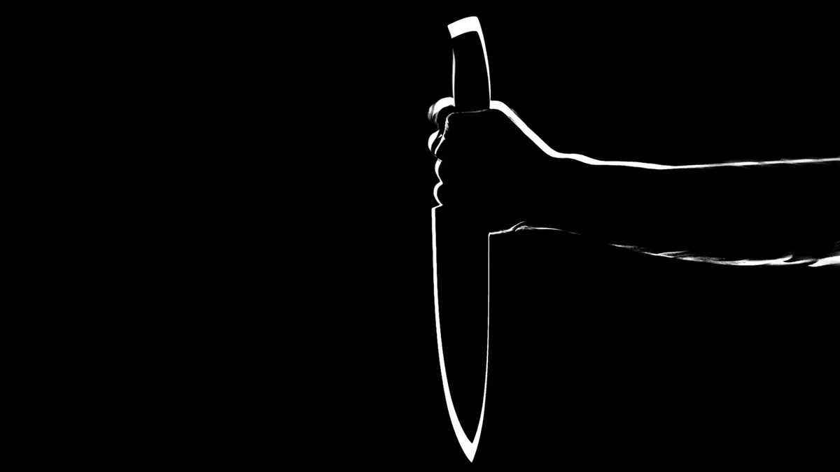 Полицейские работают на месте преступления в столовой Талдыкоргана, где произошло убийство
