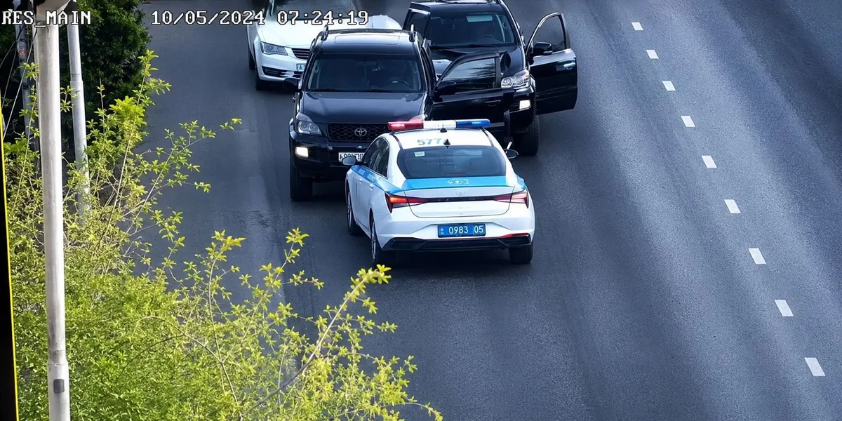 Полицейские остановили пьяного водителя на внедорожнике Toyota Land Cruiser в Талдыкоргане