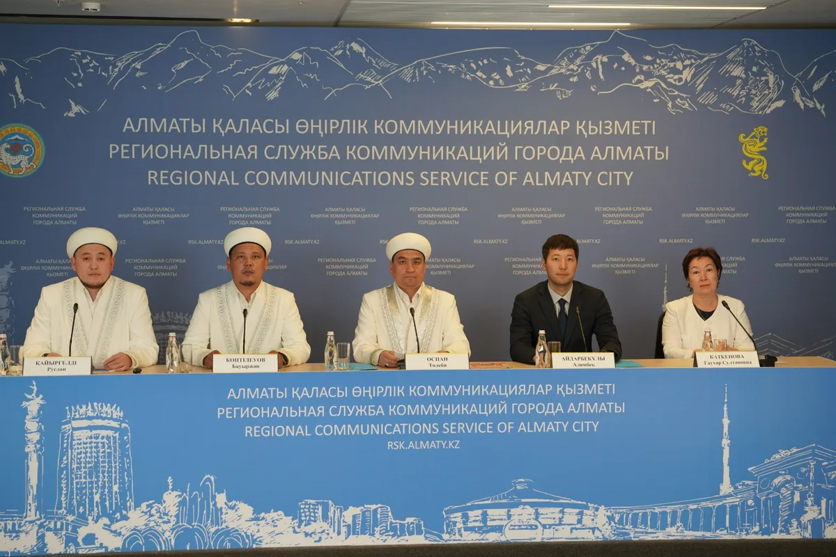 Санитарный контроль на площадке для жертвоприношения в Алматы в дни празднования Курбан айта.