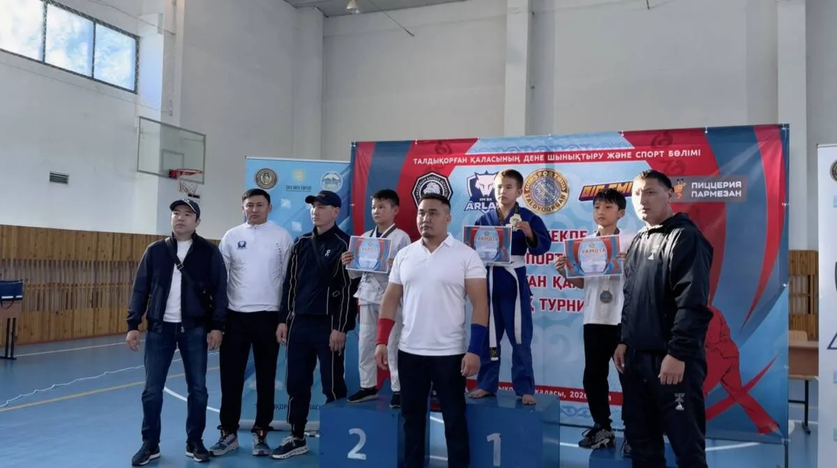 Юные спортсмены Талдыкоргана соревнуются в боевом единоборстве Unifight на турнире полиции.
