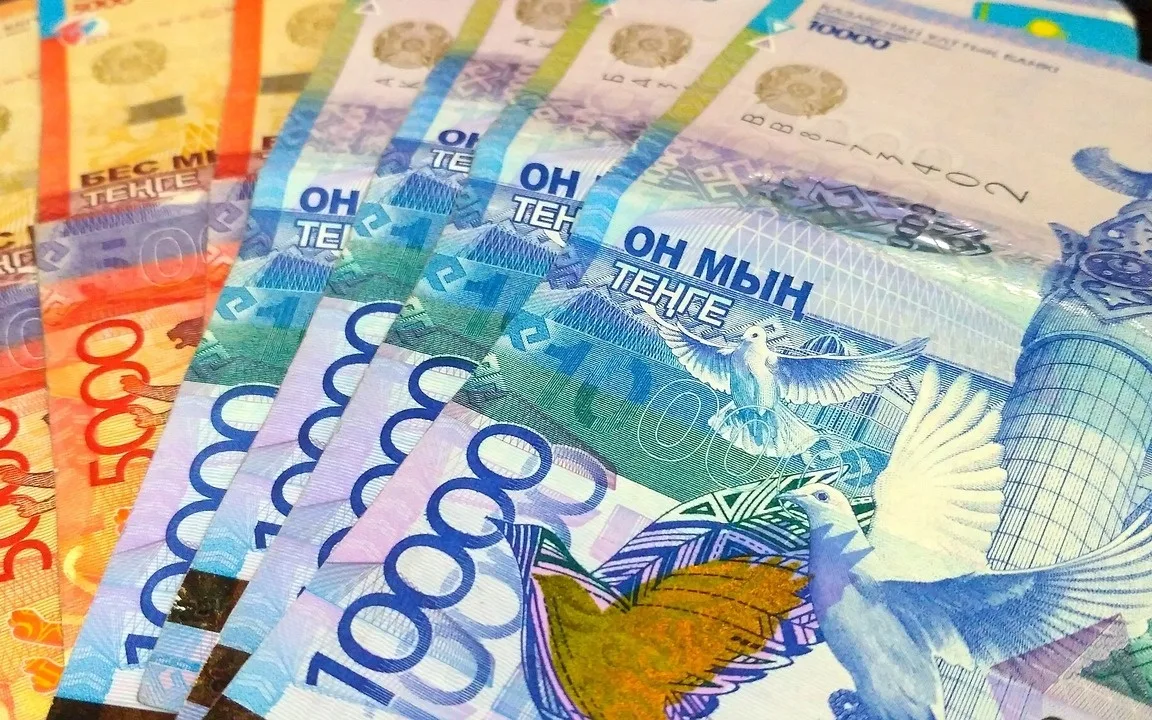 Родители и выпускники обсуждают стоимость выпускного бала в Талдыкоргане