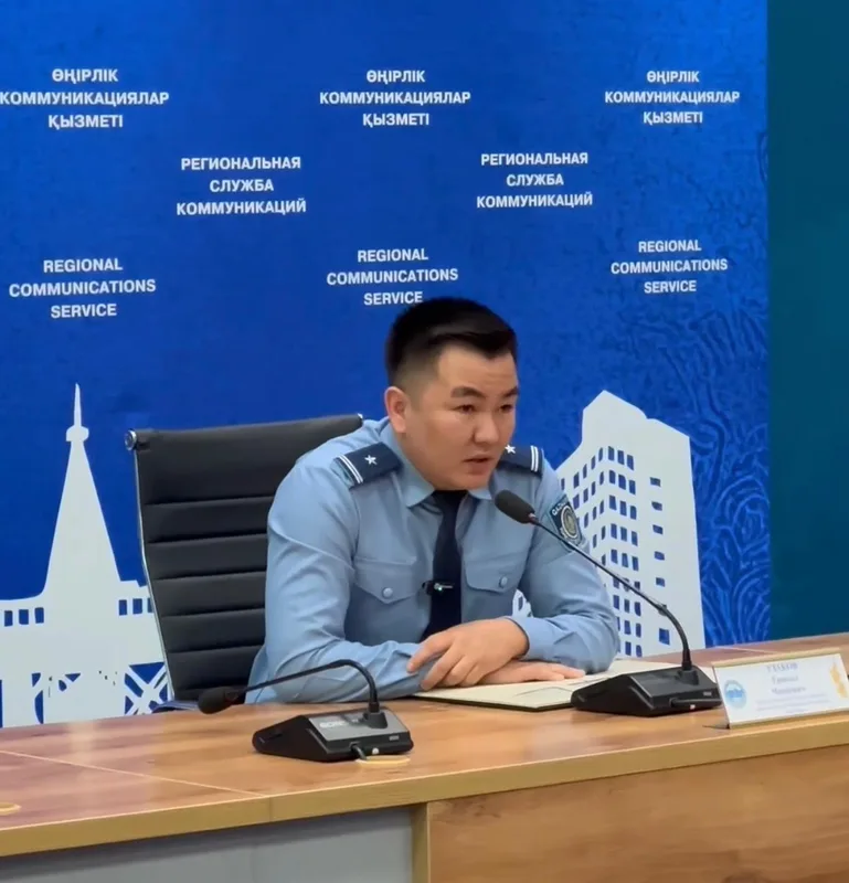 Сотрудники полиции Жетісу изымают крупную партию наркотиков в ходе рейда против подпольной лаборатории.