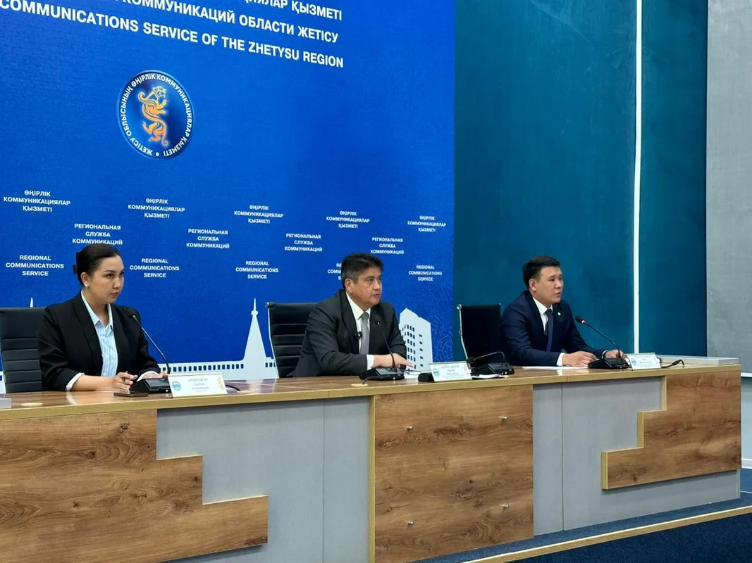 Предприниматель работает с налоговыми документами
