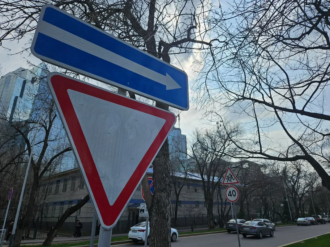 Схема одностороннего движения на улицах Достык, Зенкова и Атамекен в Алматы