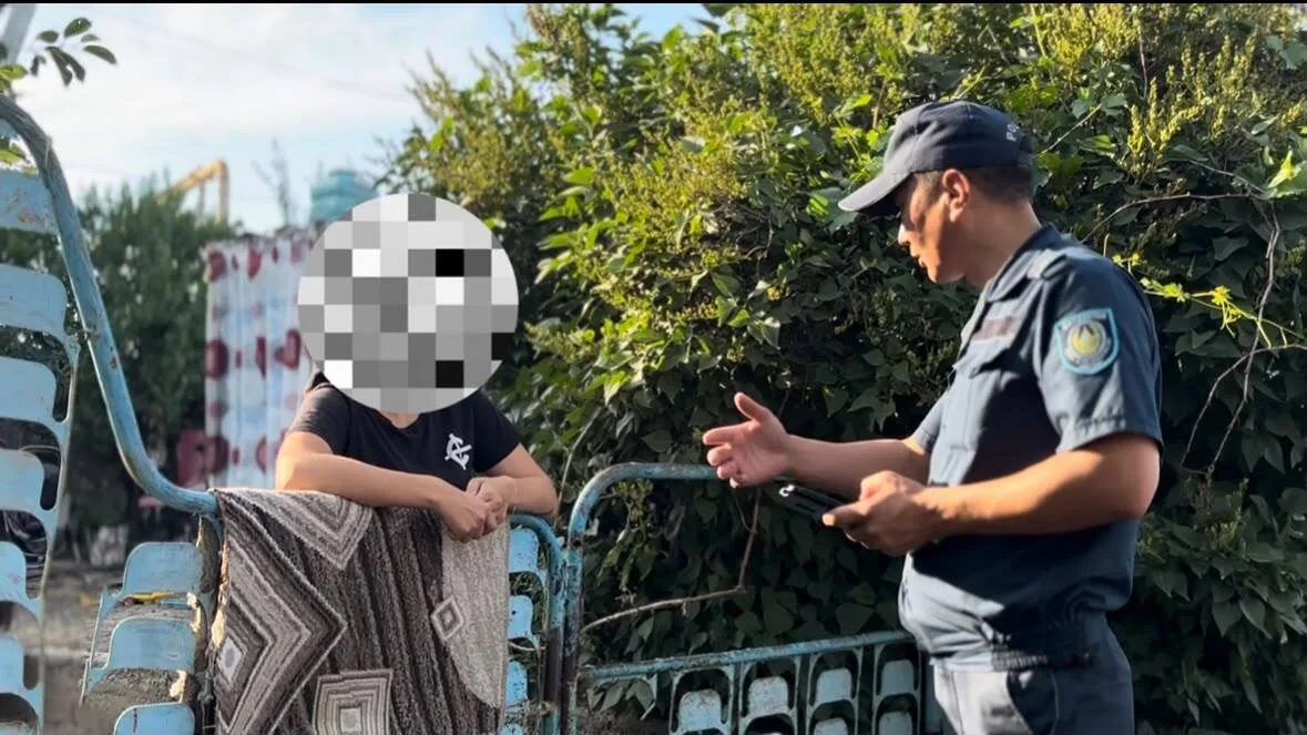 Полицейские проводят рейд в дачном массиве Жетісу, проверяя чистоту участков и порядок