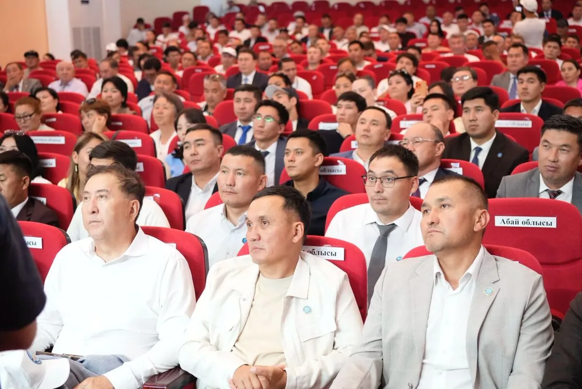 Участники XI Республиканского форума отцов в Талдыкоргане обсуждают роль отца в семье