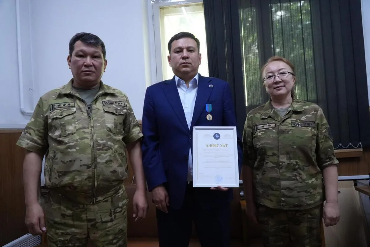 Пограничники области Жетісу получают в дар медицинское оборудование для диагностики сердца от мецената