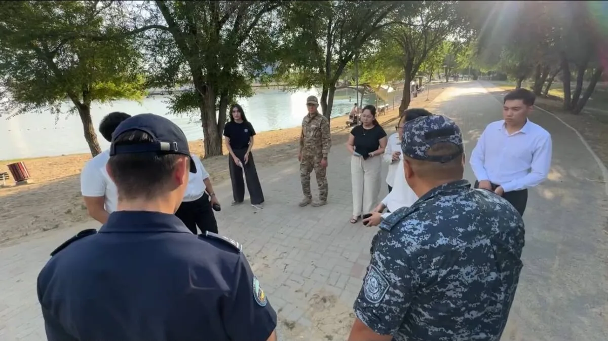 Сотрудники полиции и других ведомств проводят профилактический рейд на городском пляже Талдыкоргана