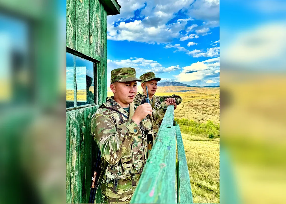 Пограничники отделения «Баскан» патрулируют государственную границу в Алакольском районе области Жетісу.