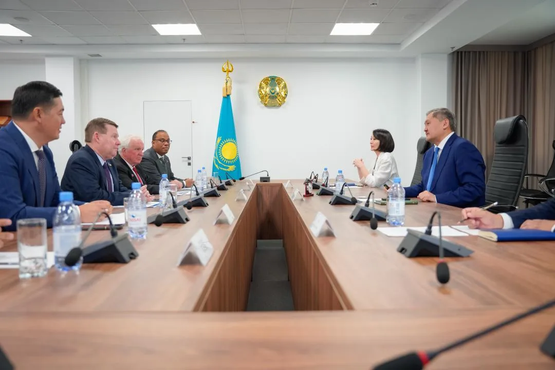 Министр науки Саясат Нурбек встречается с представителями австралийского университета Murdoch для обсуждения сотрудничества