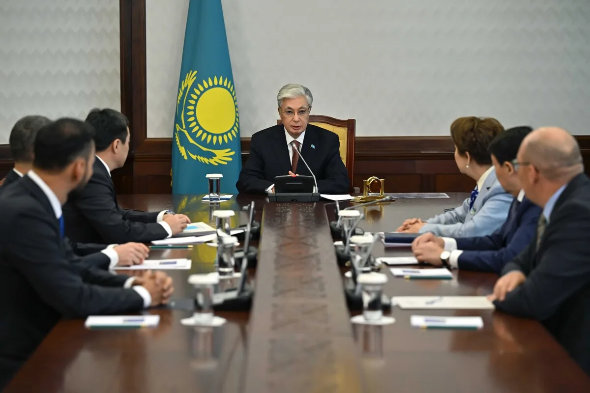 Президент Токаев на встрече с лидерами партий в Курултае по кандидатуре Премьер-министра.