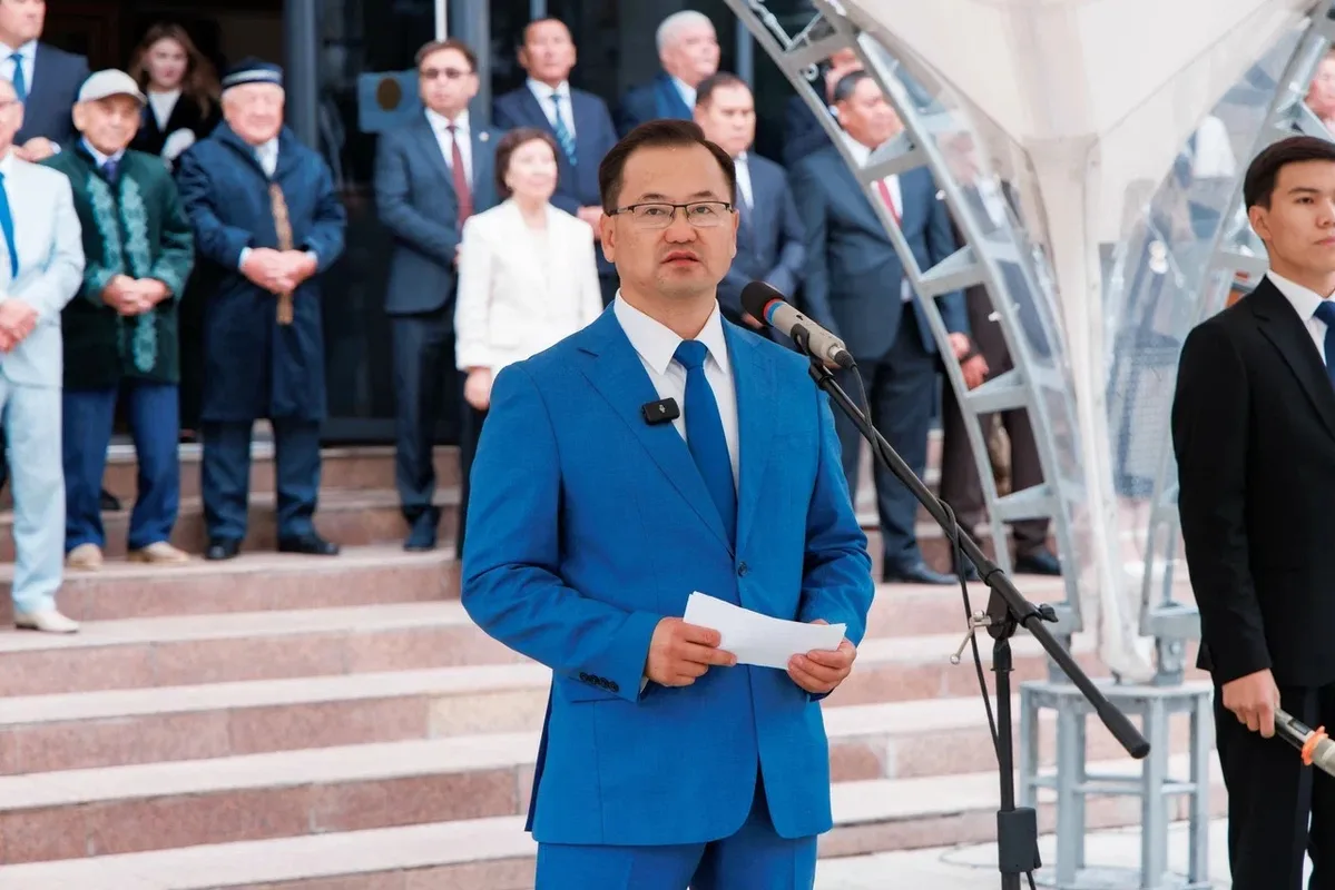 Студенты Жетысуского университета имени И. Жансугурова на торжественной встрече в Талдыкоргане