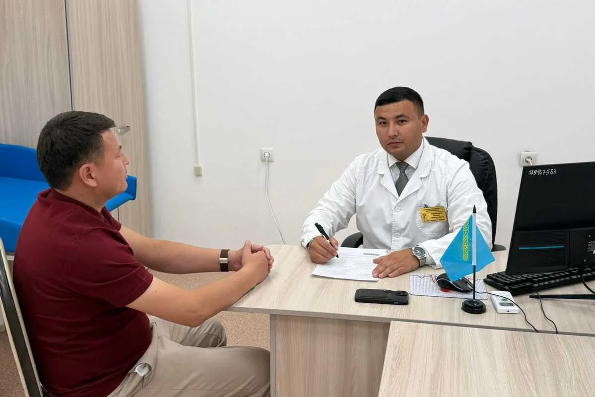 Сельский врач Ерболат Орынбасаров в области Жетісу получил субсидию 10 млн тенге.