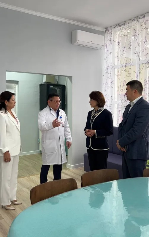 Специализированное медицинское оборудование и медицинский персонал в детском отделении паллиативной помощи, оказывающие круглосуточную помощь тяжелобольным детям.