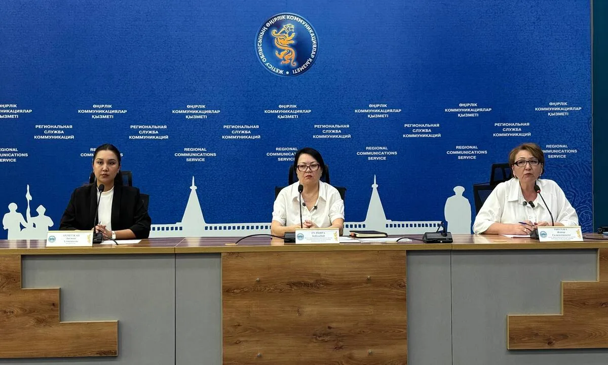 Сотрудники департамента государственных доходов области Жетісу разъясняют правила декларирования доходов и имущества