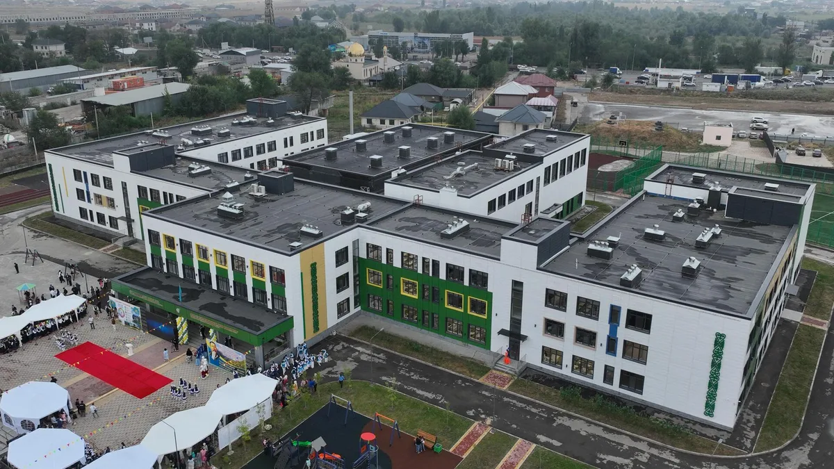 Новые школы, детские сады и модернизированные железнодорожные вокзалы в регионах Казахстана