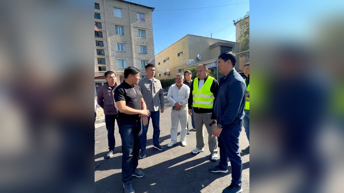 Аким Талдыкоргана Ернат Бәзіл проверил ход работ на стройках города