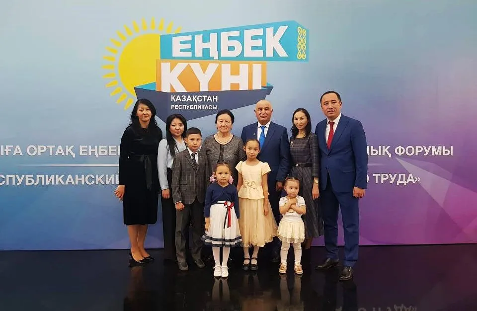 Многочисленная семья Жапаковых из области Жетісу, посвятившая себя педагогической деятельности