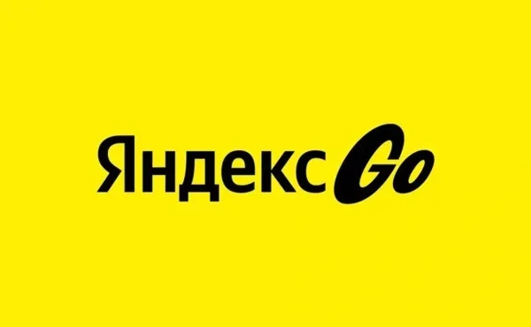 Экран смартфона с логотипом Яндекс на фоне карты, символизирующий сбои в сервисах.