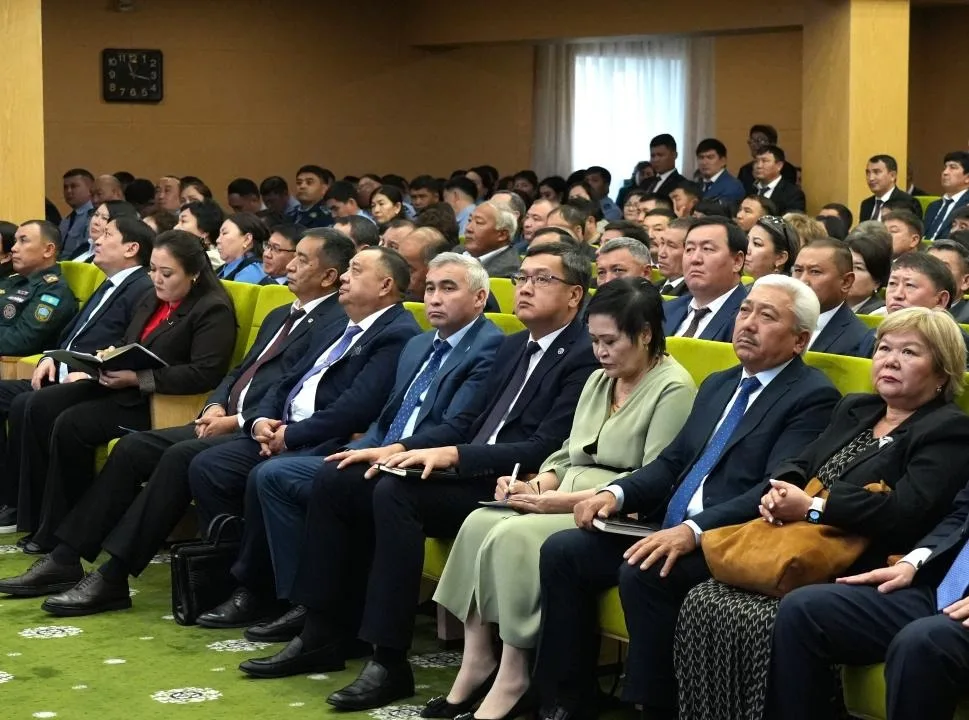 Заседание комиссии по делам несовершеннолетних в акимате Жетісу по вопросам безопасности школьников.